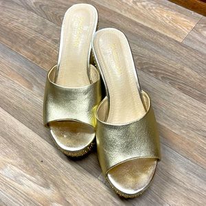 Beautiful wedges sandals designed by Pazzion Singapore